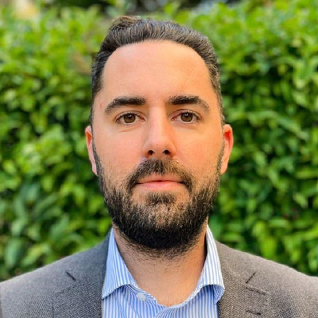 • Γιάννης Μπάρλας